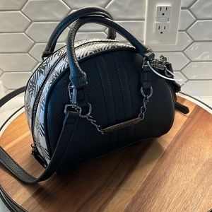 NEW Steve Madden Black Multi Bkari Purse
